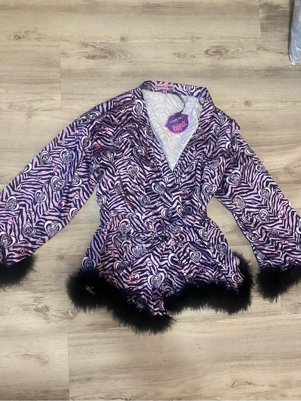 Dolls Kill x Bratz Wild At Heart Satin Robe- NWT - Picture 2 of 13